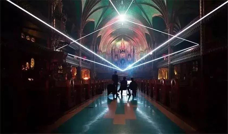 8 nhà thờ nổi tiếng thế giới đã tràn ngập ánh sáng đèn LED