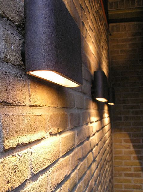 Đèn gắn tường ngoài trời: 1001 biến tấu bức tường theo sở thích