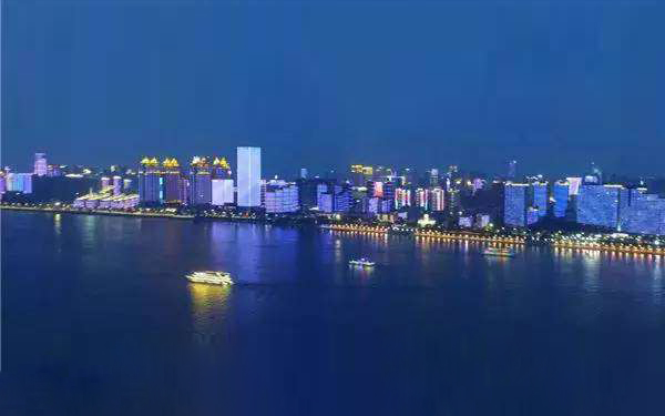 Biểu diễn nghệ thuật ánh sáng trên sông Dương Tử