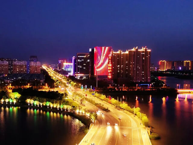 Vinh danh ngày quốc tế điều dưỡng Tân Châu bằng chiếu sáng tòa nhà